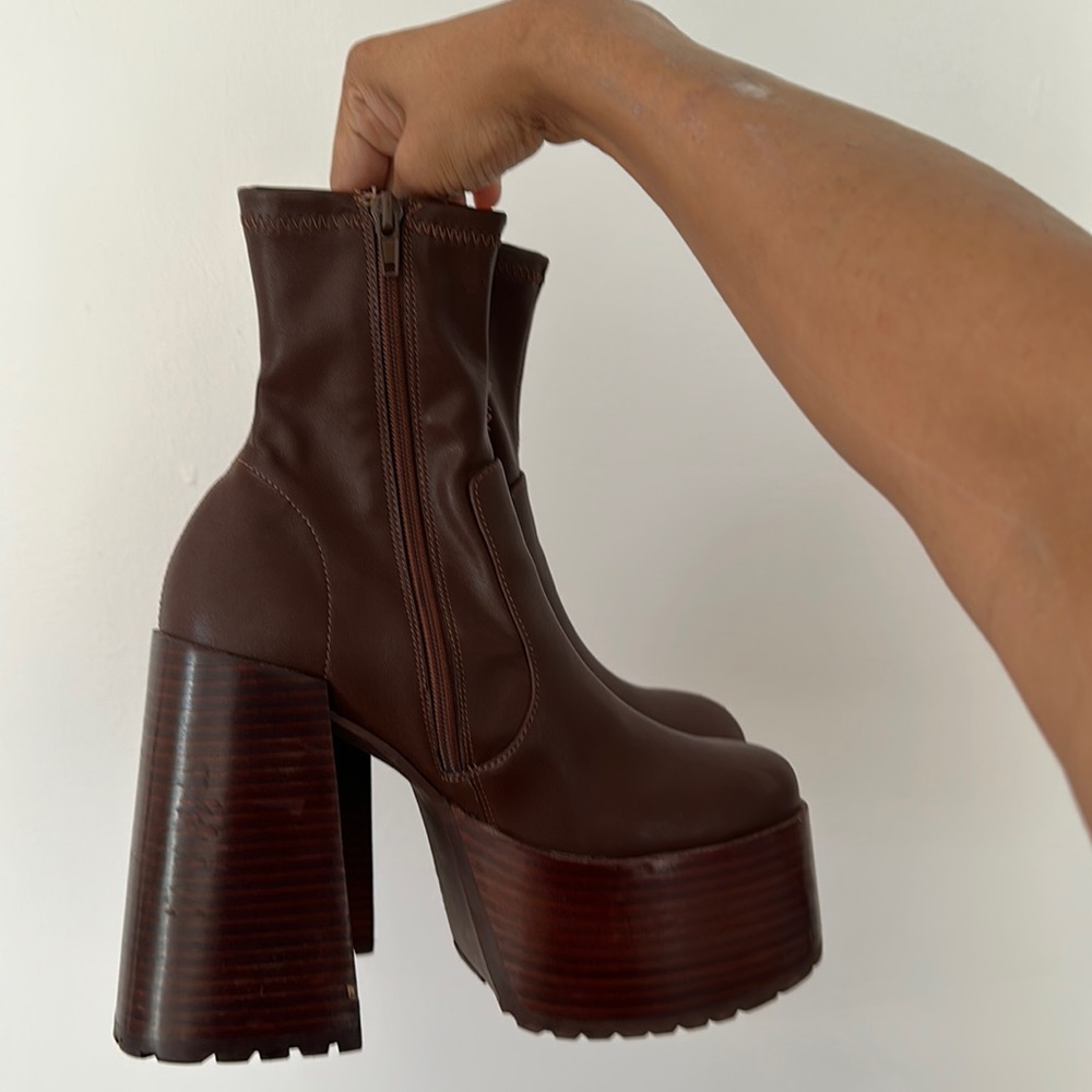 Steve Madden chunky heels !! So comfy size 8